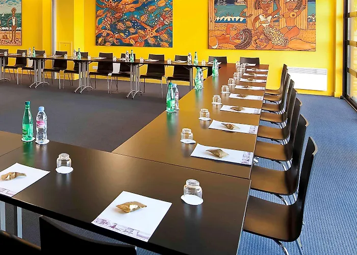 Ibis Styles 3* וויסטרהאם